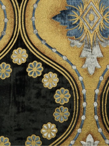 Maia Vintage Damask Velvet Fabrics Per Quarter Meter (Color: Black)
