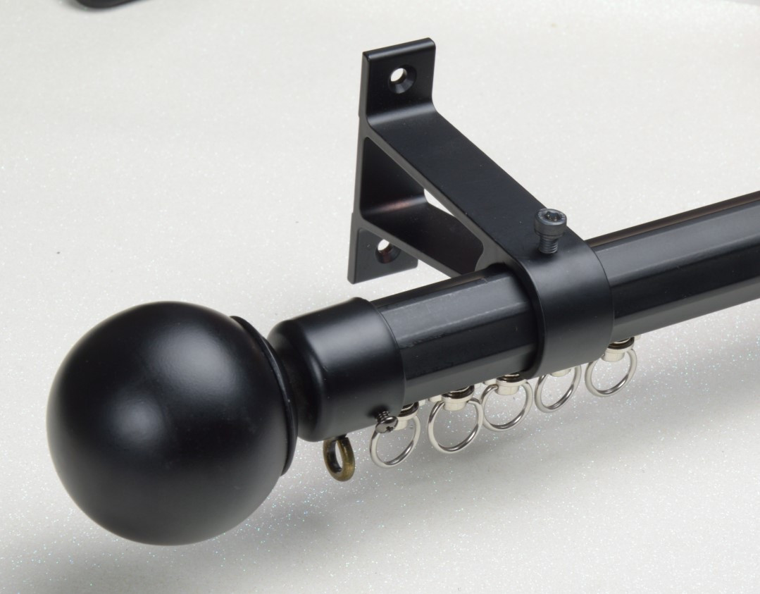 QYRY07 Black Metal Curtain Rod Set With Metal Rollers