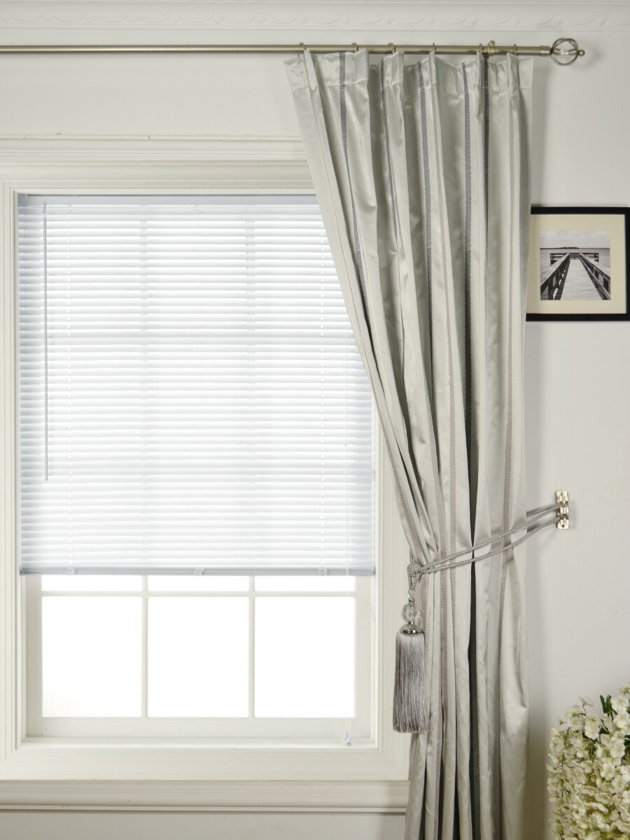 Qyx104aj Mirage Embroidered Striped Single Pinch Pleat
